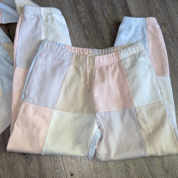 OBEY Lockdown Pastel Colorblock Hoodie and Jogger Set - Picture 5 of 6